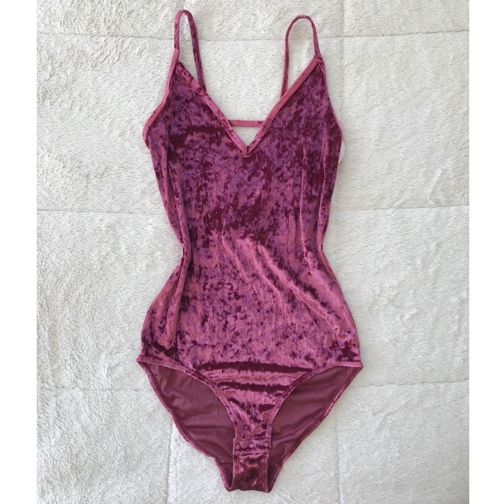 Rosy pink velvet Bodysuit - Picture 1 of 2